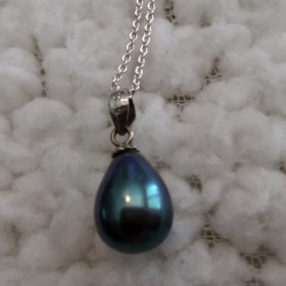 Black Pearl Necklace